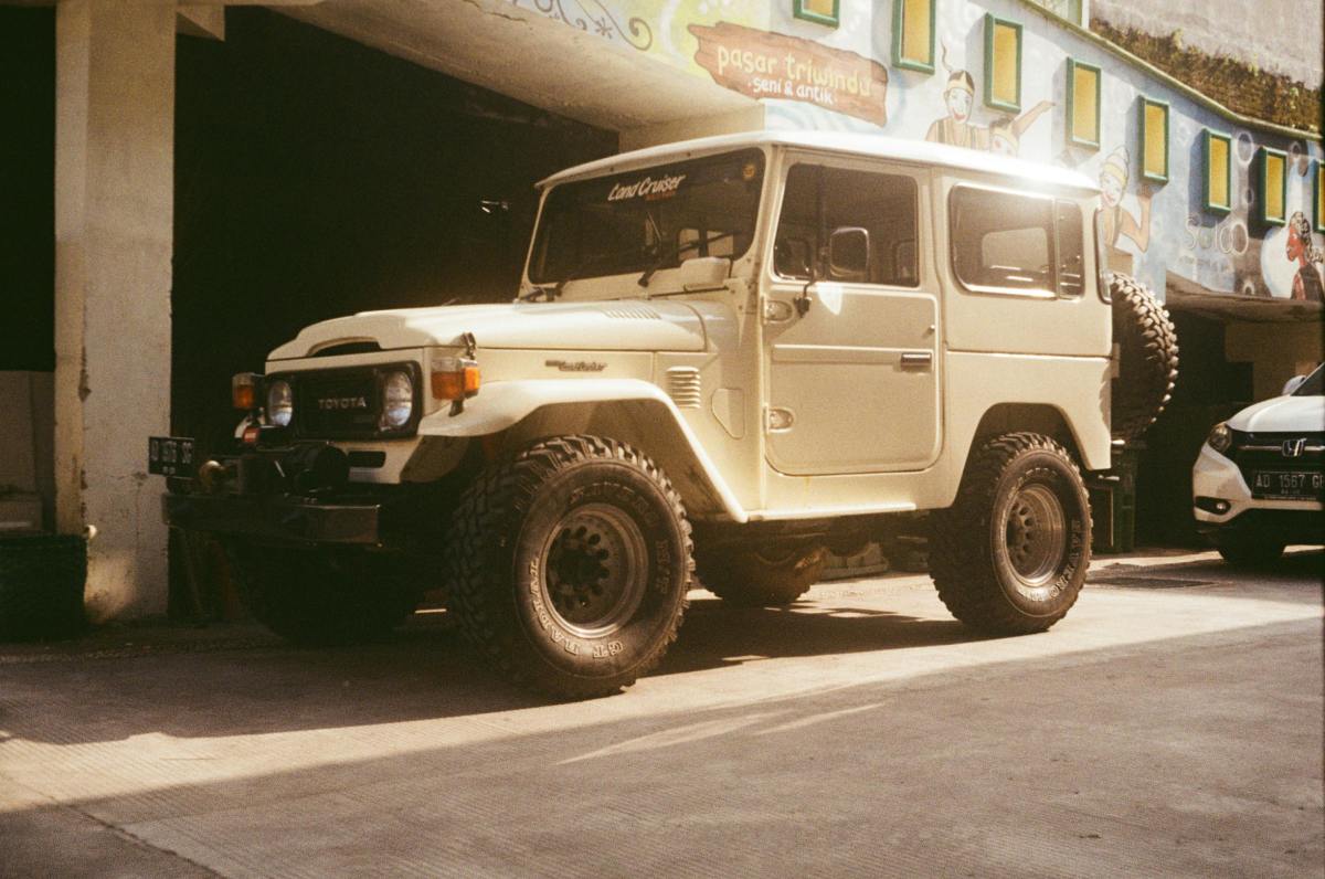 Toyota Land Cruiser  12